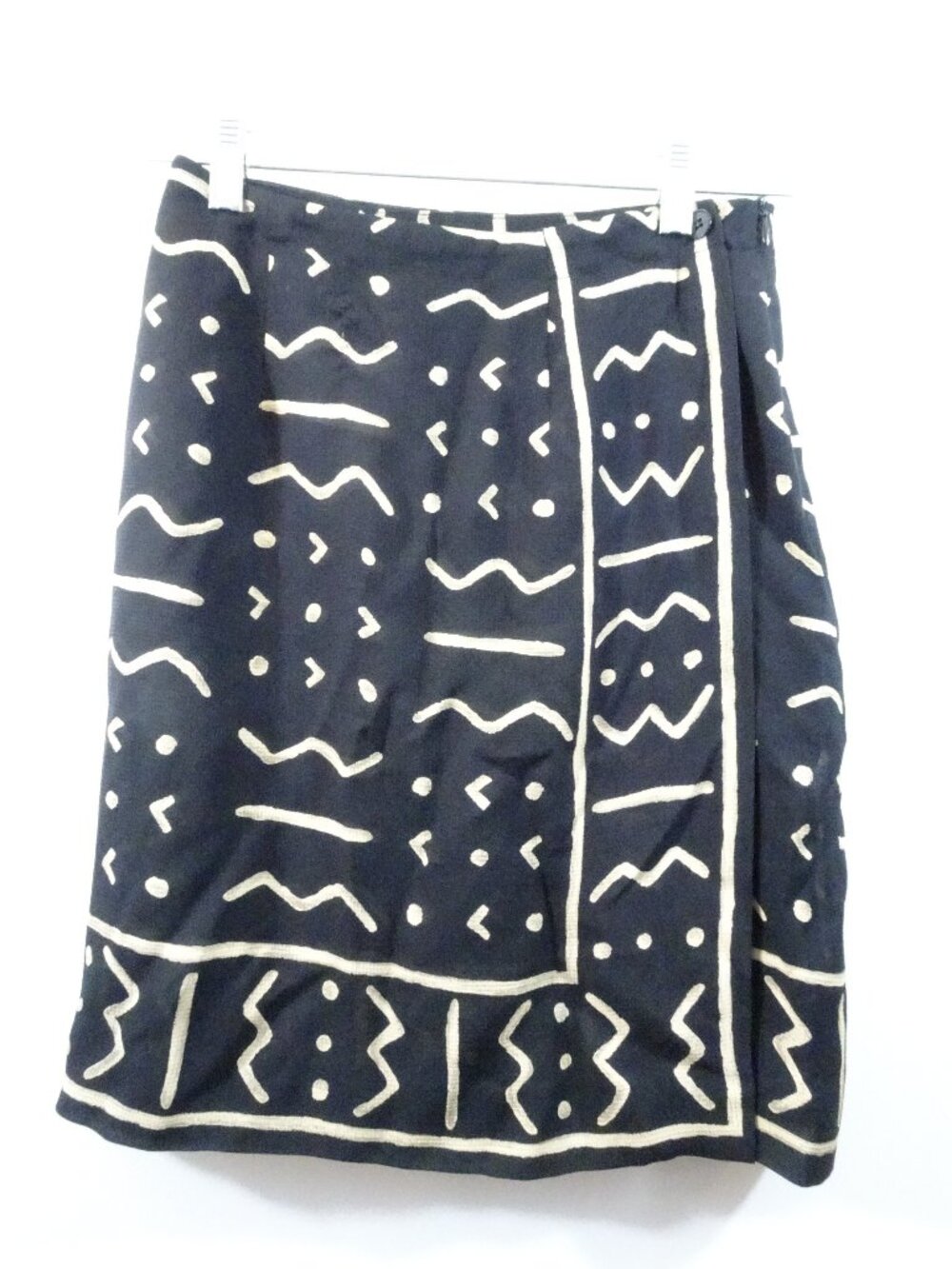 Jones New York 100% Silk Faux Wrap Skirt Size 6P Black NEW Tribal Print - Picture 1 of 5